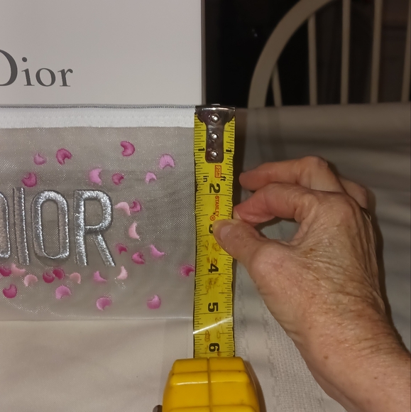 Dior NWT Pink And White Beauty Pouch With Gift Box - Picture 5 of 6